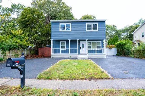1264 Broadway Ave, Holbrook, NY 11741