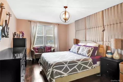 315 W 232nd St #1F, New York, NY 10463