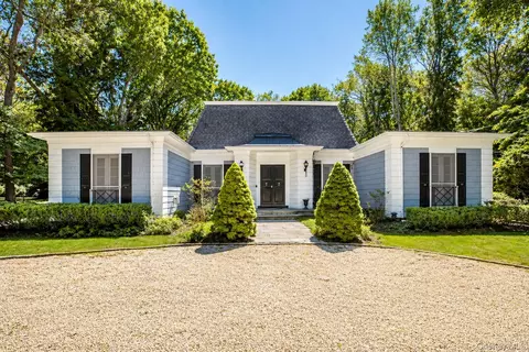 704 Short Beach Rd, Saint James, NY 11780