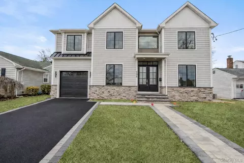 908 Maple Ln, East Meadow, NY 11554