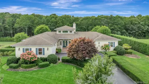 32 Sycamore Dr, East Moriches, NY 11940
