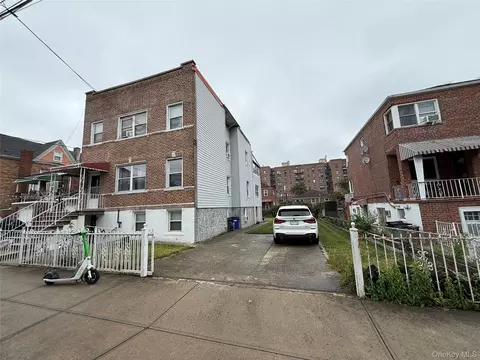 1537 Mcdonald St, New York, NY 10461