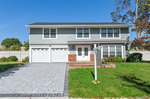 44 Apple Tree Dr, Hauppauge, NY 11788