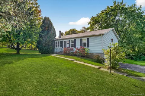 10 Flood Dr, Amenia, NY 12501