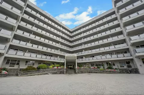 300 Martine Ave #7B, White Plains, NY 10601