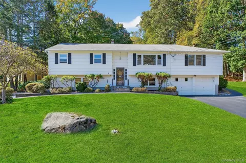 97 Friendly Rd, Mahopac, NY 10541