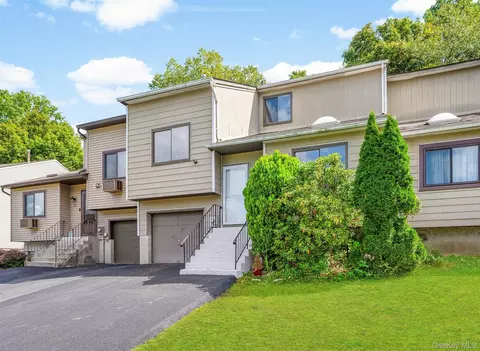 25 Laurel Ct, Fishkill, NY 12524