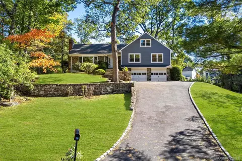 17 Leatherstocking Ln, Mamaroneck, NY 10543