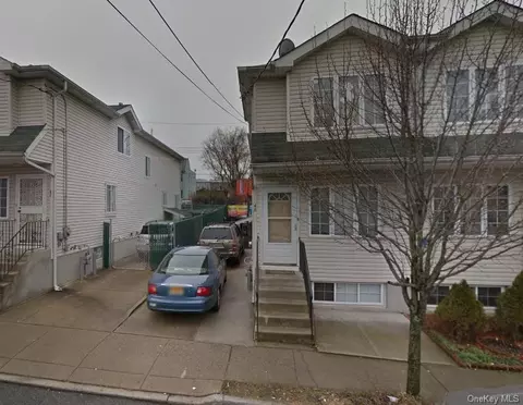 48 Winegar Ln, Staten Island, NY 10310