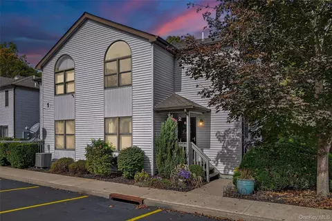 2 Rosa Ct, Monroe, NY 10950