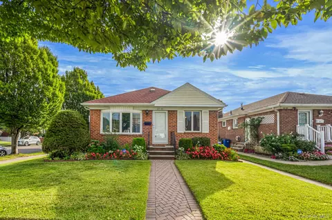 23-03 154th St, New York, NY 11357