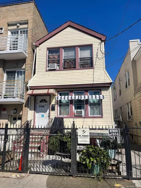 3517 109th St, New York, NY 11368