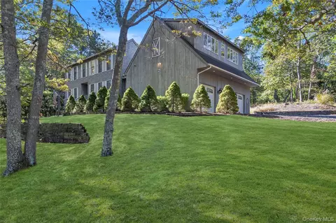 10 Nicole Ct, Manorville, NY 11949