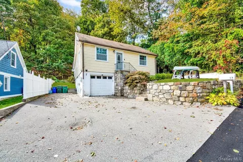 13 Sunset Hill Rd, Putnam Valley, NY 10579