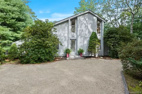 12 Todd Dr, East Hampton, NY 11937