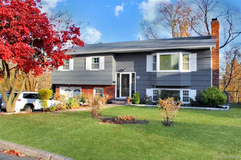 39 Greywood Dr, Orangetown, NY 10962
