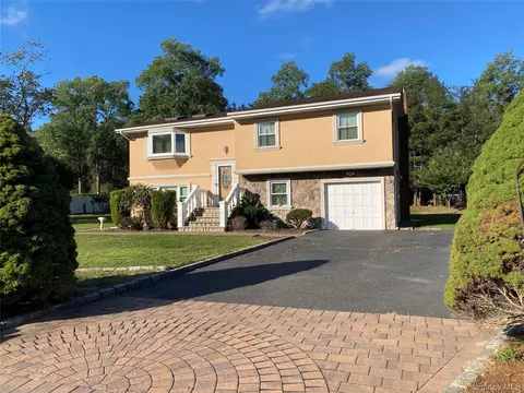 236 Woodhull Ave, Port Jefferson Station, NY 11776