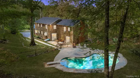 23 Tatomuck Rd, Pound Ridge, NY 10576