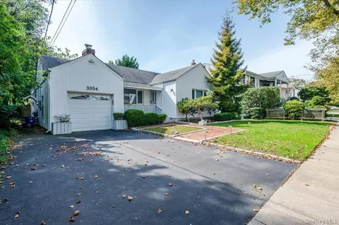 3354 Knight St, Oceanside, NY 11572