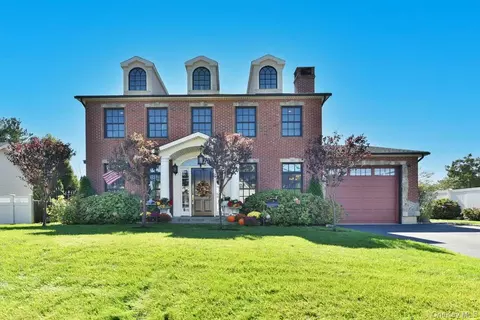 1974 Monroe Ave, North Bellmore, NY 11710