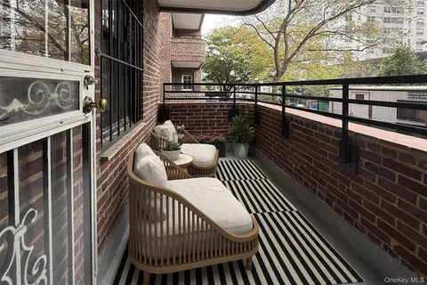 123-35 82nd Rd #2K, Kew Gardens, NY 11415