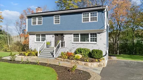 67 Thoreau Ct, Yorktown, NY 10598
