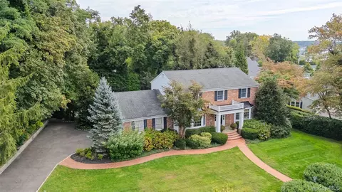336 Bay Ave, Huntington, NY 11743