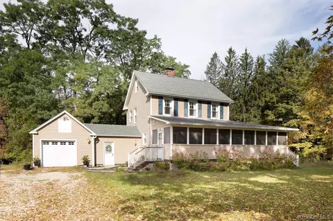 39 Prospect Ave, Amenia, NY 12501