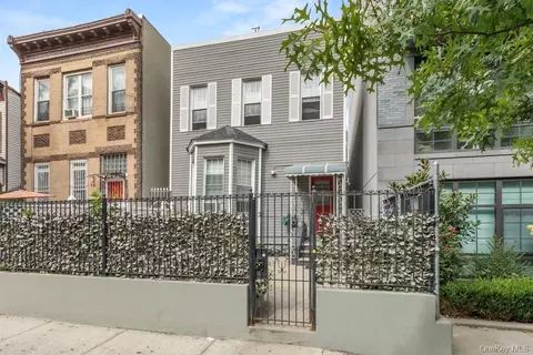 15 Bleecker St, Brooklyn, NY 11221