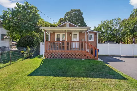 83 Poplar St, Newburgh, NY 12550