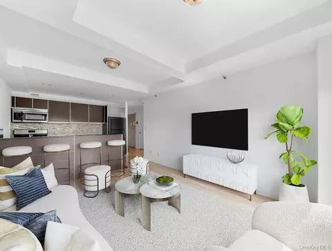 143-20 Hoover Ave #605, New York, NY 11435