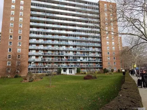 97-37 63rd Rd #9H, Rego Park, NY 11374