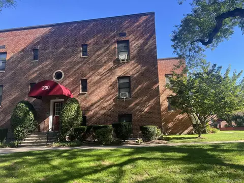 200 Richbell Rd #A2, Mamaroneck, NY 10543