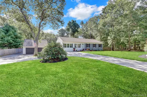 590 Whiskey Rd, Ridge, NY 11961