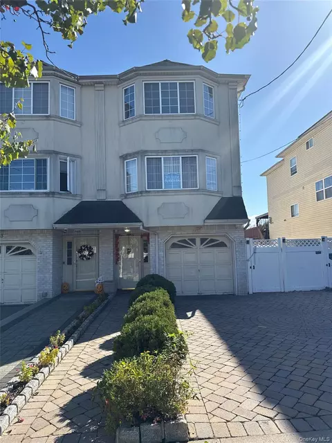 105 Churchill Ave, Staten Island, NY 10309