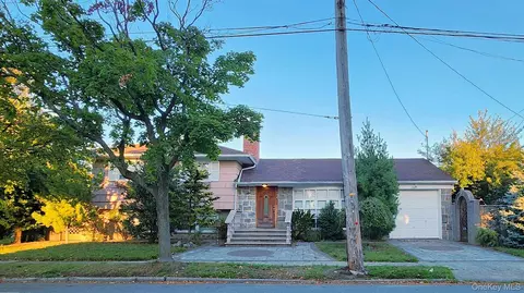 90-04 159th Ave, Howard Beach, NY 11414