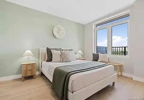 26-15 4 St #2I, Astoria, NY 11102