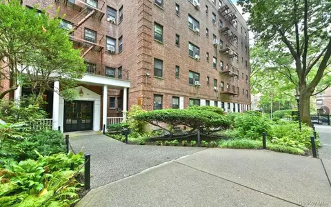 83-83 118th St # 4A, New York, NY 11415