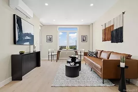 26-15 4 St #2C, Astoria, NY 11102