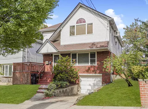 51 Rockwell Ave, Staten Island, NY 10305