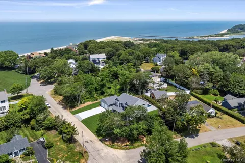 520 Zena Rd, Mattituck, NY 11952