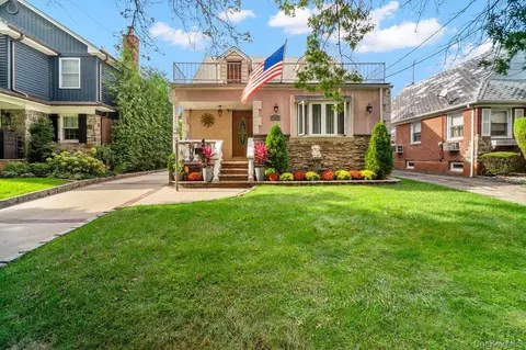 21 Jasper St, Valley Stream, NY 11580