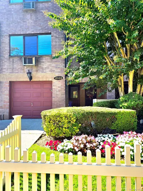 153-24 83rd St, Howard Beach, NY 11414