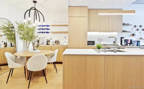 98 Front St #9J, New York, NY 10043