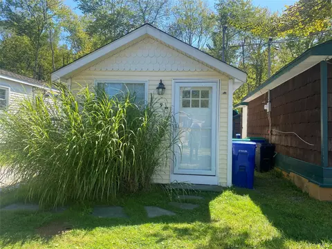 9 Cottage Ln, North Salem, NY 10560