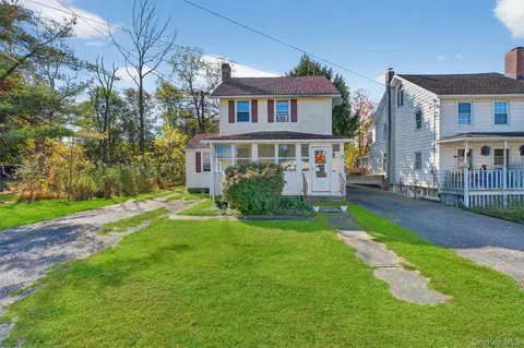17 Fishkill Hook Rd, East Fishkill, NY 12533