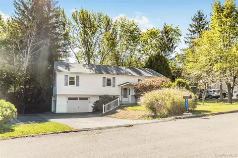 37 Scott Dr, Wappinger, NY 12590