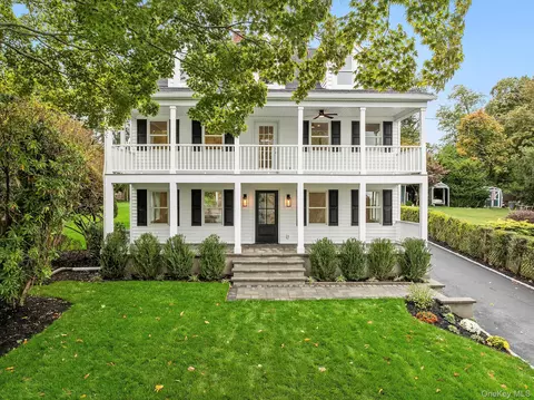 54 Ellis Ave, Northport, NY 11768