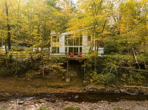 636 Zena Rd, Woodstock, NY 12498