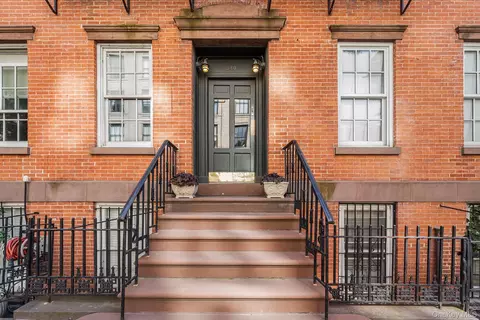 340 W 11th St #3WR, New York, NY 10014